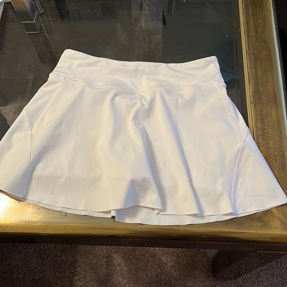 Athleta Girl Ace Skort in White! Size 10/12 no flaws